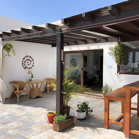 Stunning Views Private 5 Mins To Town Shops Villa *